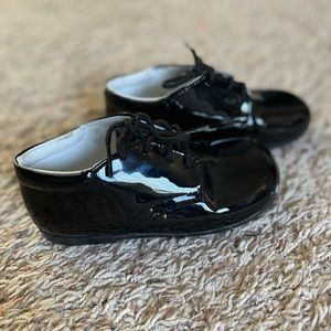 Toddler Kids Dress Shoes [Size: 8] in good condition